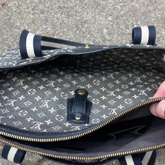 Louis Vuitton bag - Picture 7 of 12